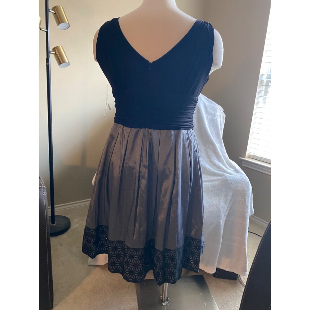 S.L. FASHIONS Sleeveless Black Evening Dress - Size 18W (NWT) - Picture 9 of 9